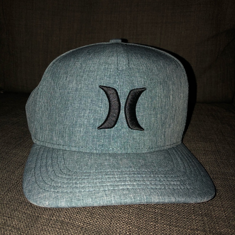 Hurley Phantom Hat, Nike Dry Fit.
